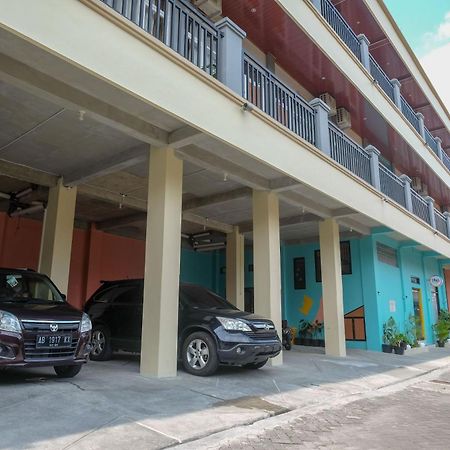 Sans Hotel Kumbang Yogyakarta By Reddoorz Zewnętrze zdjęcie