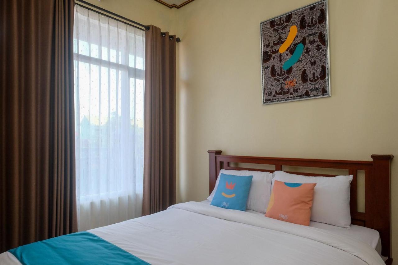 Sans Hotel Kumbang Yogyakarta By Reddoorz Zewnętrze zdjęcie