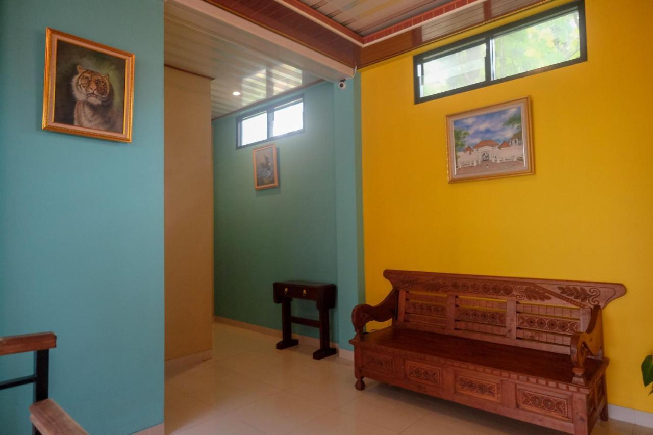 Sans Hotel Kumbang Yogyakarta By Reddoorz Zewnętrze zdjęcie