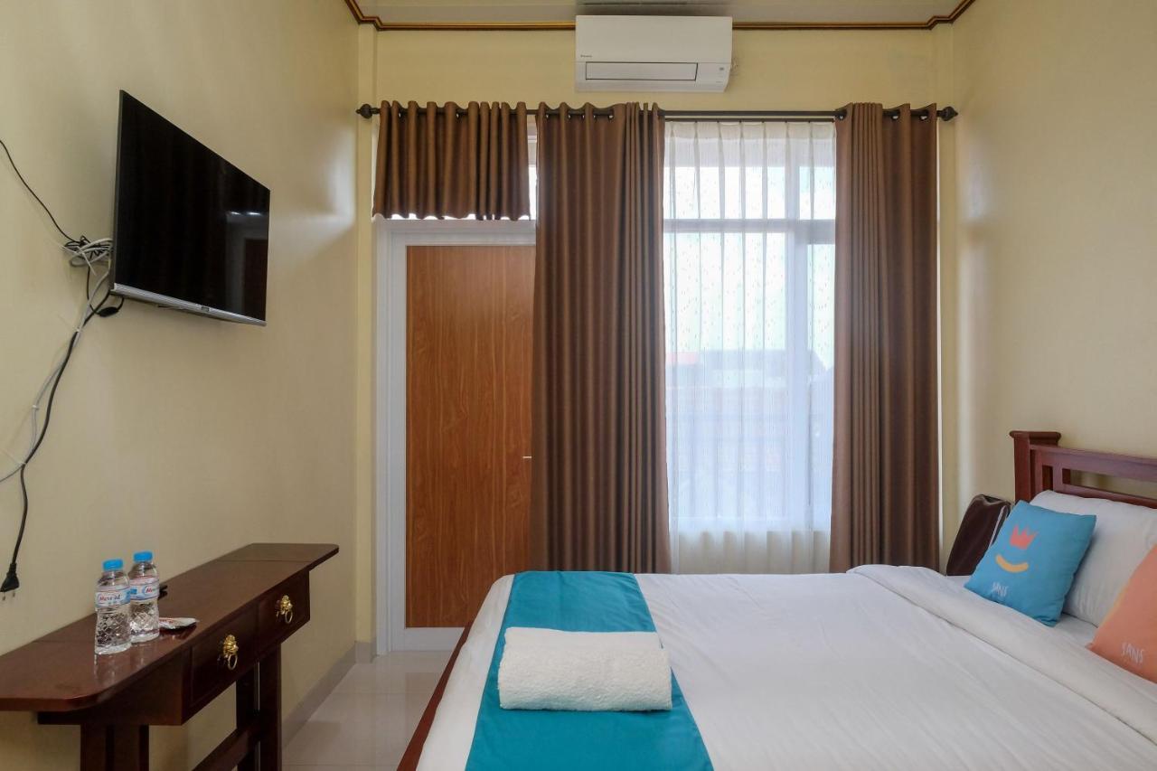 Sans Hotel Kumbang Yogyakarta By Reddoorz Zewnętrze zdjęcie