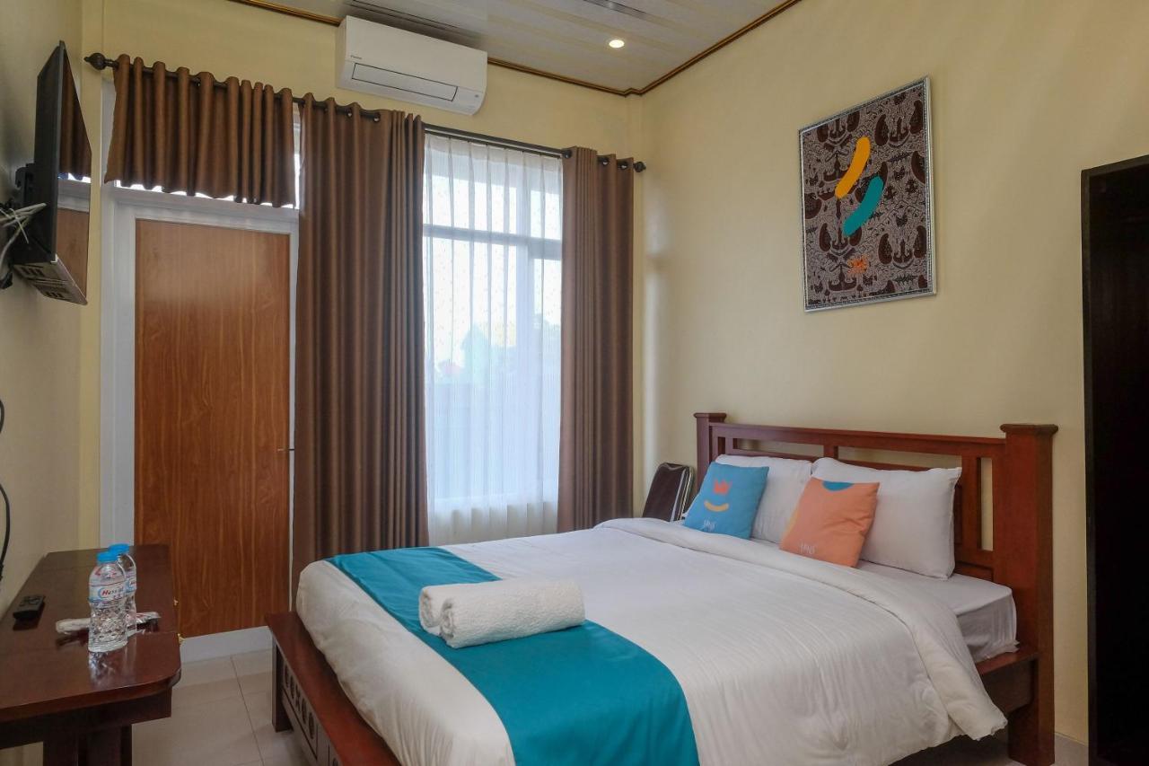 Sans Hotel Kumbang Yogyakarta By Reddoorz Zewnętrze zdjęcie