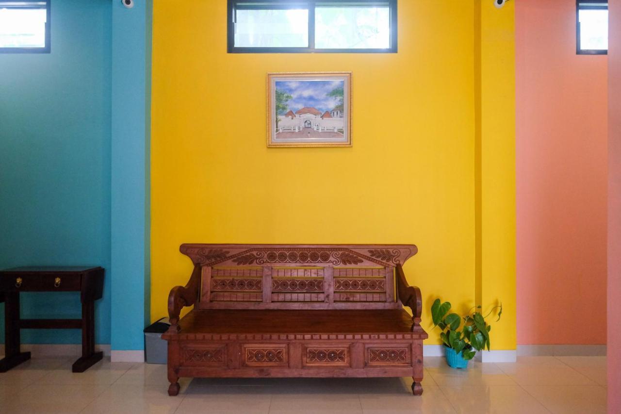 Sans Hotel Kumbang Yogyakarta By Reddoorz Zewnętrze zdjęcie