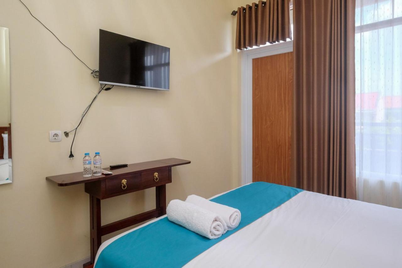 Sans Hotel Kumbang Yogyakarta By Reddoorz Zewnętrze zdjęcie