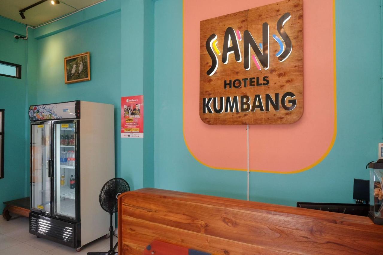 Sans Hotel Kumbang Yogyakarta By Reddoorz Zewnętrze zdjęcie