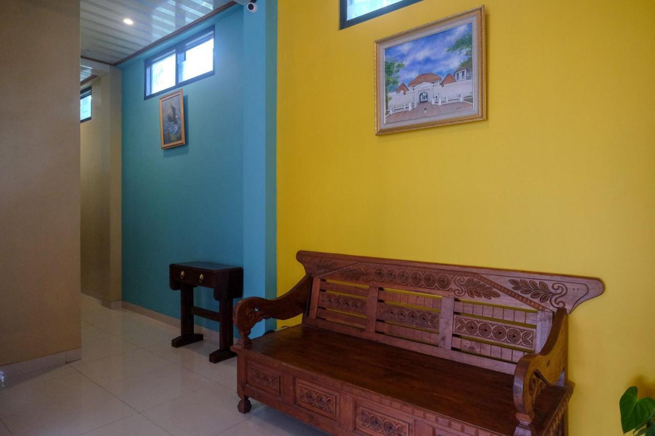 Sans Hotel Kumbang Yogyakarta By Reddoorz Zewnętrze zdjęcie