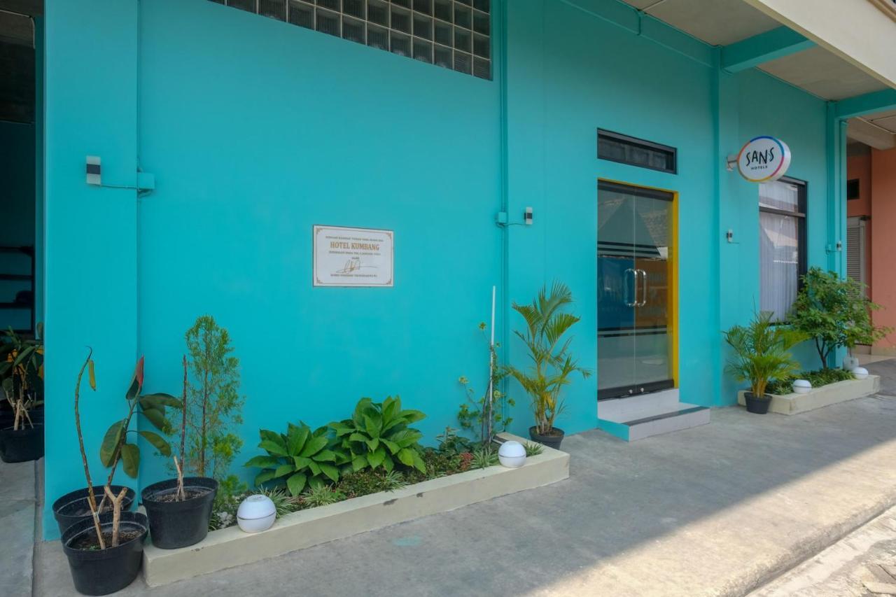 Sans Hotel Kumbang Yogyakarta By Reddoorz Zewnętrze zdjęcie